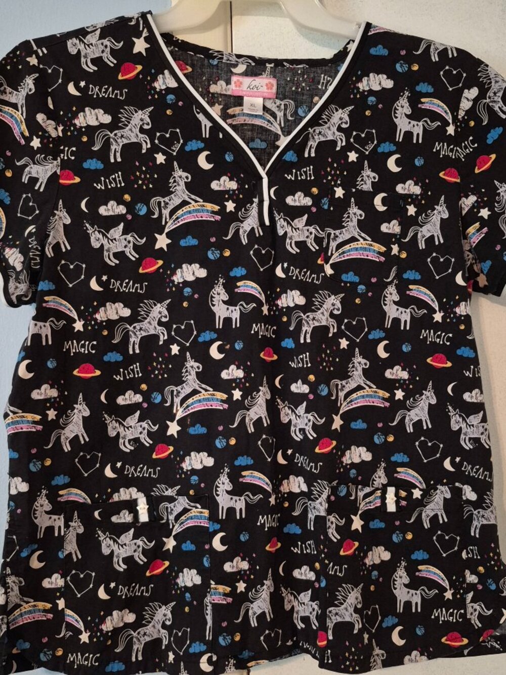 Koi Limited Edition Scrub Uniform Top Magical Unicorns Dreams Celestial Size XL - Picture 1 of 1
